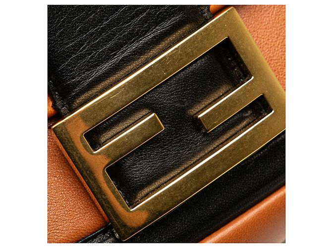 Borsa a spalla Fendi Mini Bicolor Nappa Apolo Chain Baguette Marrone - vista 7