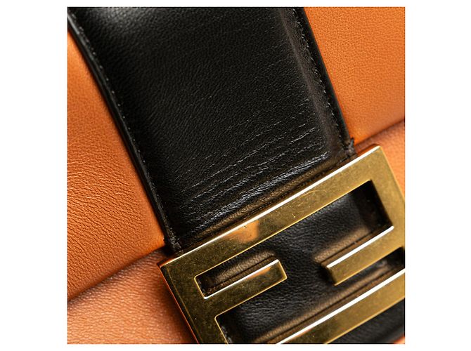 Borsa a spalla Fendi Mini Bicolor Nappa Apolo Chain Baguette Marrone - vista 8