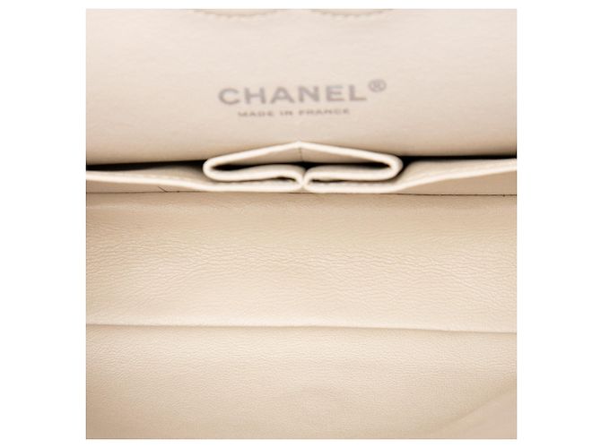 Bolso de hombro Chanel Medium Classic Tweed Double Flap beige - vista 4