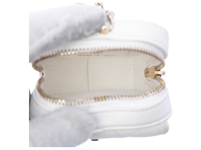 Collana per borsa Chanel Mini Quilted Lambskin CC in Love Heart bianca Bianco - vista 4