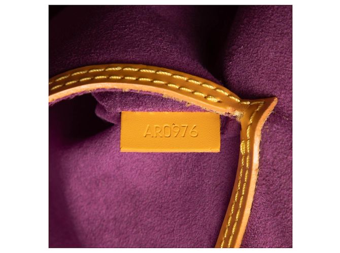 Borsa Louis Vuitton Epi Alma PM Gialla Giallo - vista 6