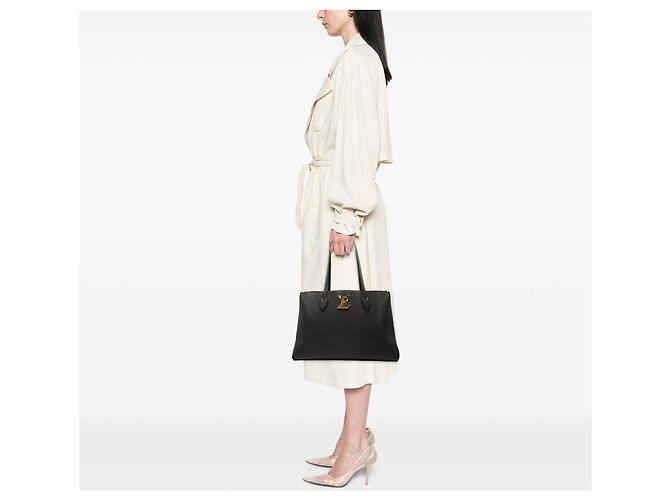 Twist Borsa Shopper Lockme in pelle nera Louis Vuitton Nero - vista 7