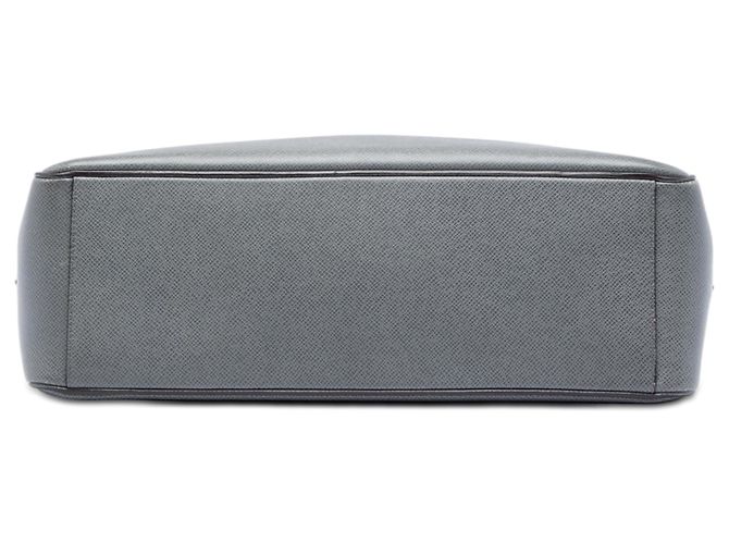 Borsa a tracolla Louis Vuitton Taiga Roman GM Grigio - vista 3