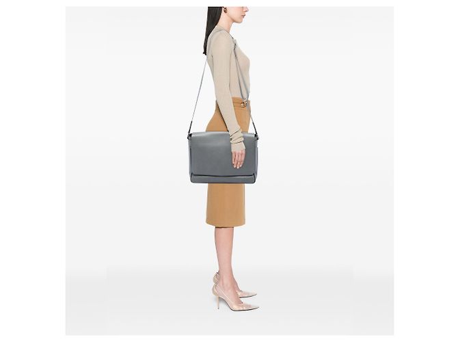 Borsa a tracolla Louis Vuitton Taiga Roman GM Grigio - vista 6