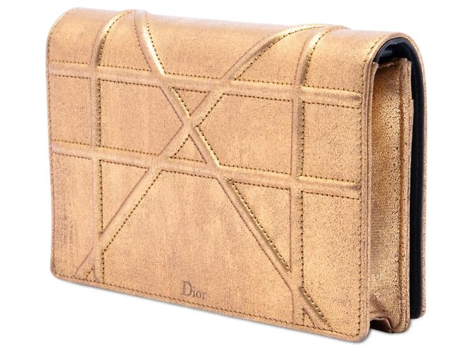 Borsa a tracolla Diorama con catena in vitello metallizzato oro Dior D'oro - vista 2