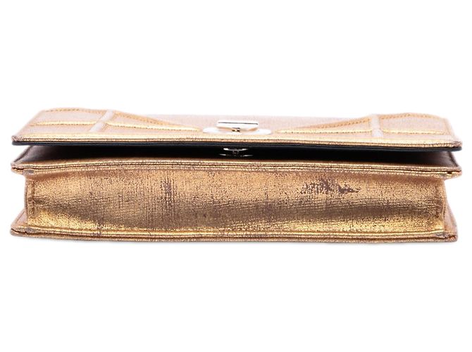 Borsa a tracolla Diorama con catena in vitello metallizzato oro Dior D'oro - vista 3
