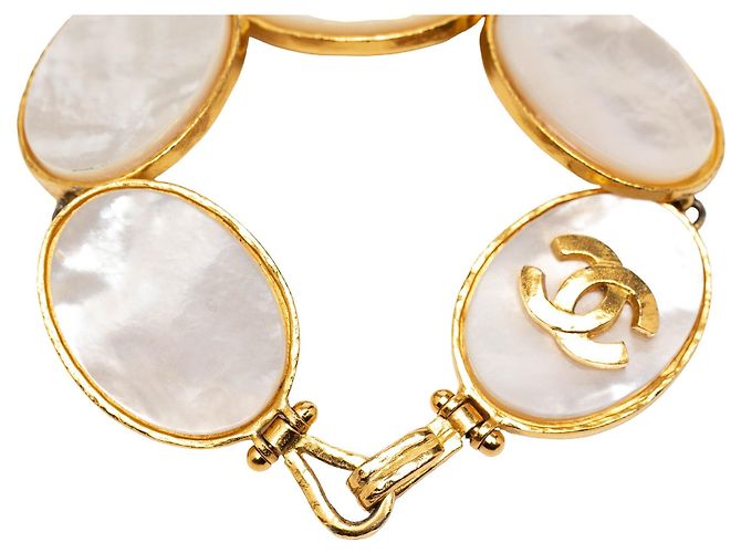 Bracciale rigido Chanel Gold Plated CC in Madreperla Dorato D'oro - vista 4