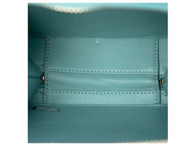 Borsa Vanity Verticale Chanel Caviar CC Filigree blu - vista 4