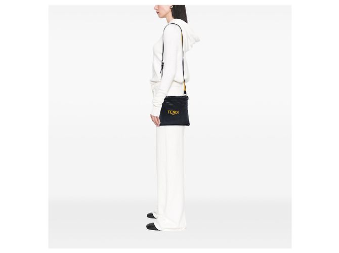 Borsa pouch Fendi in pelle nera Nero - vista 7