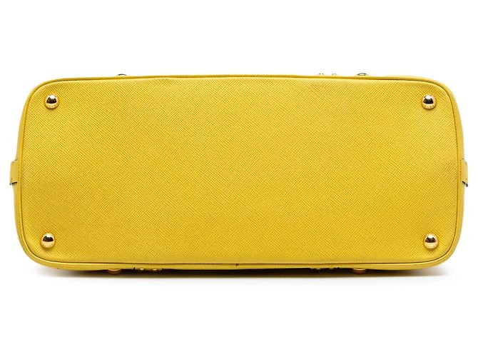 Borsa Promenade Prada in pelle Saffiano gialla con borchie Giallo - vista 3