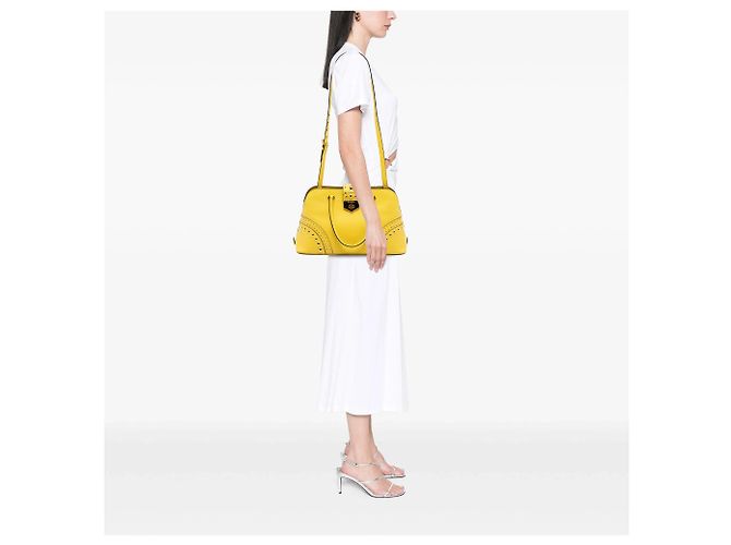 Borsa Promenade Prada in pelle Saffiano gialla con borchie Giallo - vista 7