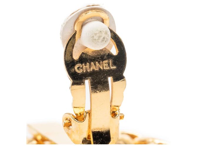 Orecchini a clip Chanel CC placcati oro con medaglione a spiga D'oro - vista 3