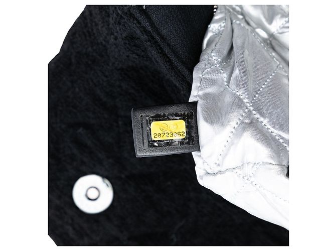 Borsa a tracolla con patta Chanel CC in spugna trapuntata nera Nero - vista 5