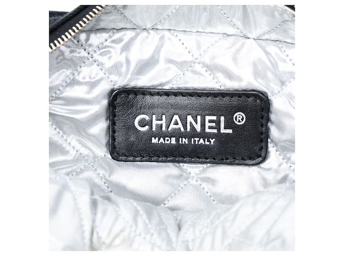 Borsa a tracolla con patta Chanel CC in spugna trapuntata nera Nero - vista 6