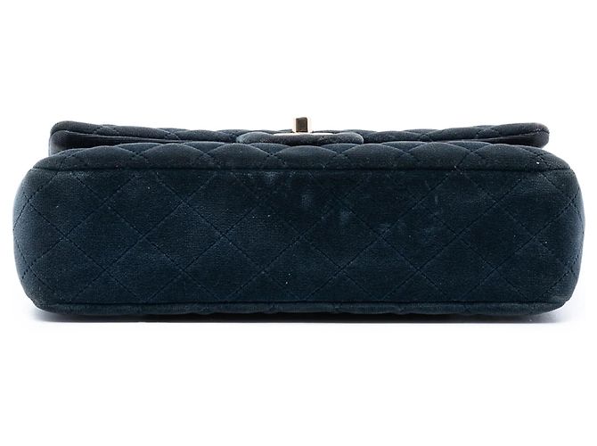Borsa a tracolla Chanel Medium Classic Double Flap in velluto blu - vista 3