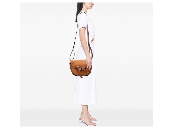 Sac bandoulière Gate Small en cuir marron LOEWE - vue 7