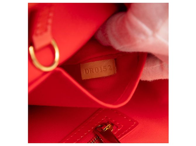 Red Louis Vuitton Monogram Vernis Avalon GM Shoulder Bag - view 6