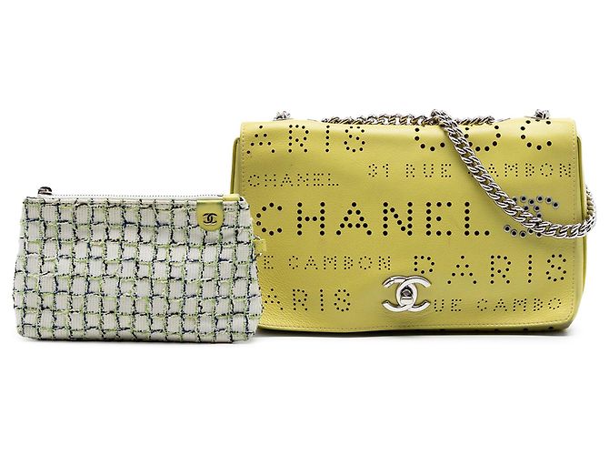 Borsa a tracolla con patta Chanel in pelle di vitello traforata gialla con logo e occhielli Giallo - vista 7