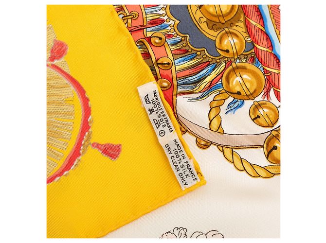 Foulard di seta Hermès Caparacons De La France Et De L Inde Giallo 90 - vista 4
