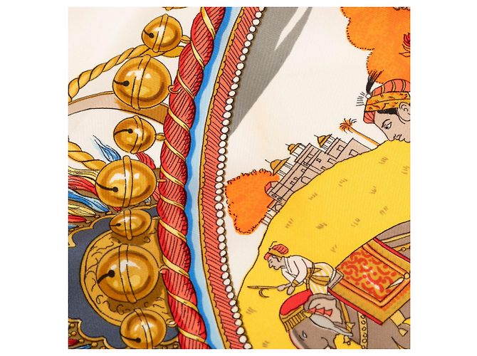 Foulard di seta Hermès Caparacons De La France Et De L Inde Giallo 90 - vista 6
