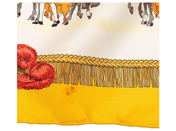 Foulard di seta Hermès Caparacons De La France Et De L Inde Giallo 90 - vista 8