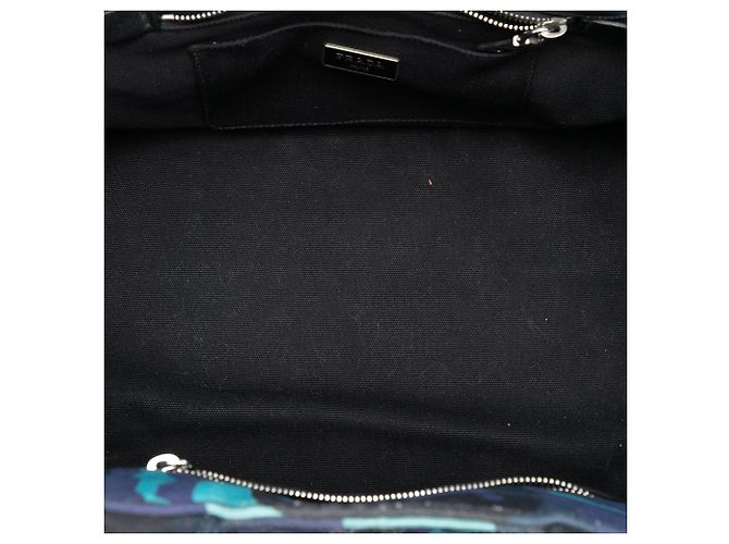 Tote Borsa Satchel Prada in tela Canvas Canapa blu con logo camouflage - vista 4