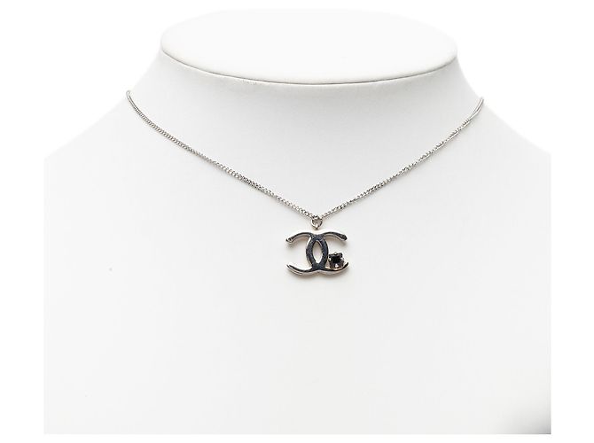 Collana con pendente Chanel CC in cristallo e ottone argentato Argento - vista 5
