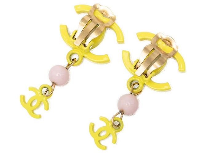 Orecchini a clip Chanel CC in perle di resina rosa - vista 2