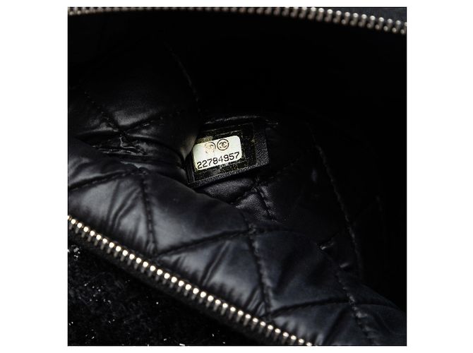 Clutch Chanel Large Quilted Tweed and Lambskin Camellia O Case Nera Nero - vista 6