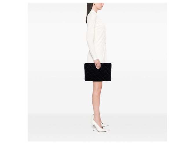 Clutch Chanel Large Quilted Tweed and Lambskin Camellia O Case Nera Nero - vista 7