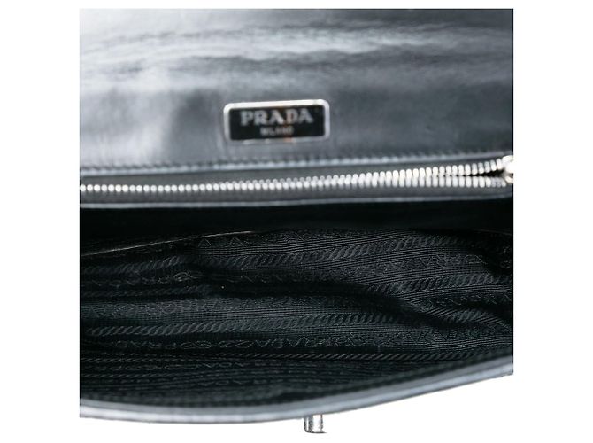 Prada Woven Madras Leder-Schultertasche mit Kette und Klappe in Schwarz - Ansicht 4