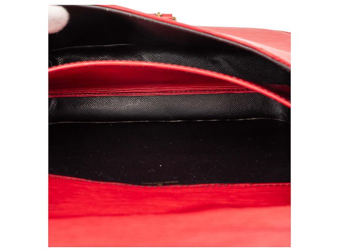 Borsa a tracolla Louis Vuitton Epi Cartouchiere MM rossa Rosso - vista 4