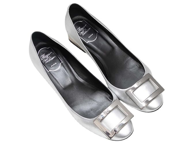 Roger Vivier Pumps mit Schnalle in Silber Größe 39.5 - Ansicht 2