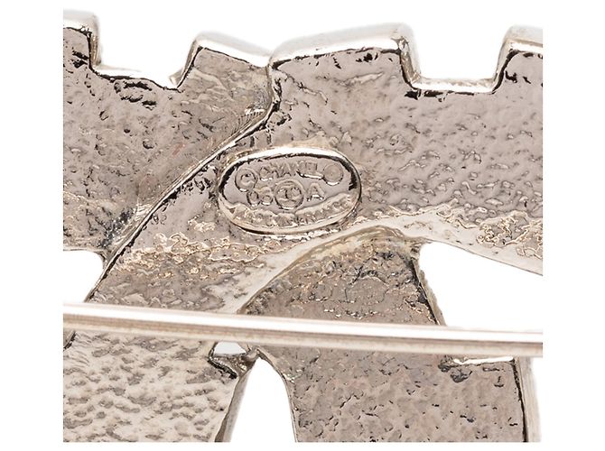 Spilla Baguette Chanel CC in Ottone Argento e Strass - vista 3