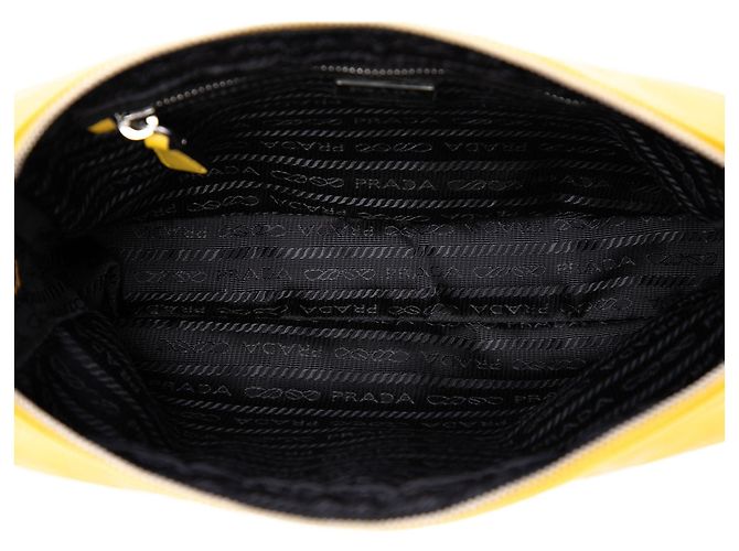 Clutch da polso in pelle gialla Prada Giallo - vista 4