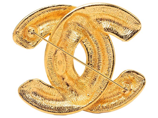 Spilla matelassé Chanel CC placcata oro D'oro - vista 2
