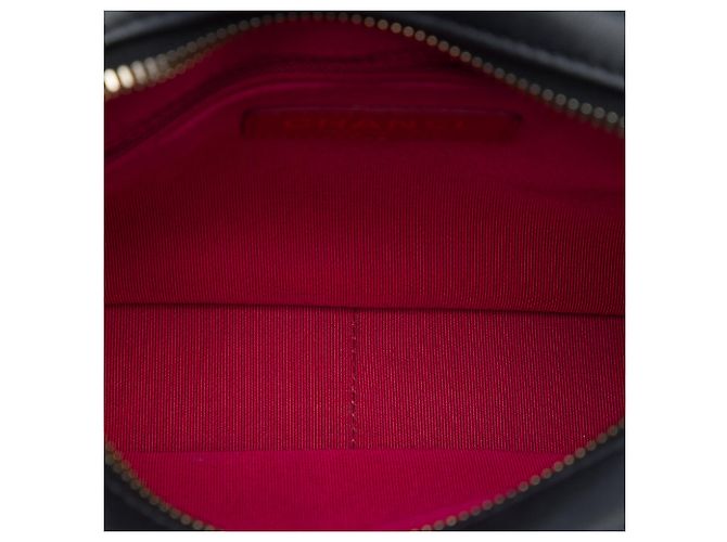 Borsa Camera Chanel in vitello matelassé nera con logo e catena Nero - vista 4