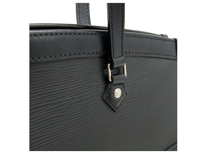 Borsa a spalla Louis Vuitton Epi Madeleine PM Nera Nero - vista 7