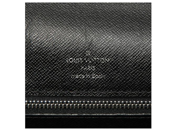 Clutch Louis Vuitton Taiga Selenga Nera Nero - vista 5