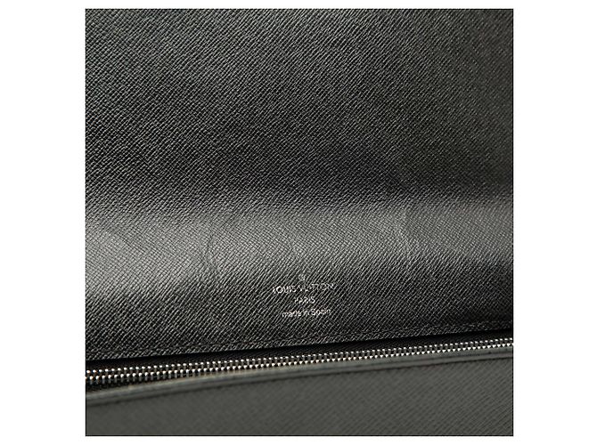 Clutch Louis Vuitton Taiga Selenga Nera Nero - vista 7