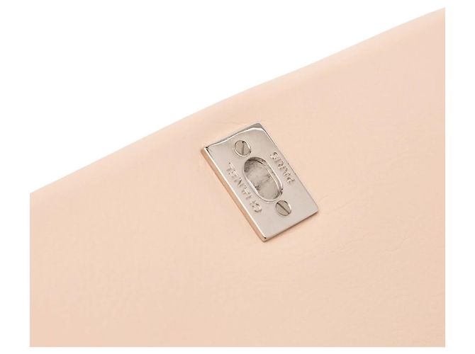 Borsa a tracolla Chanel in vitello matelassé Tan con patta e catena goffrata Cammello - vista 8