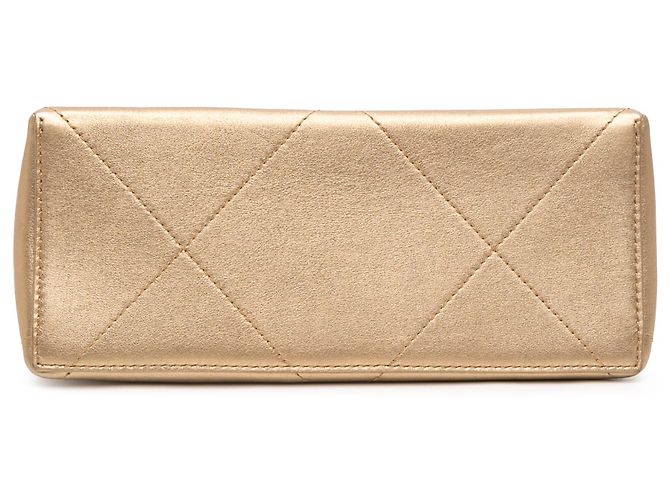 Borsa Chanel Small Calfskin Kiss Lock Frame Bag Oro D'oro - vista 3