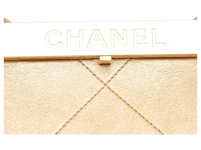 Borsa Chanel Small Calfskin Kiss Lock Frame Bag Oro D'oro - vista 7