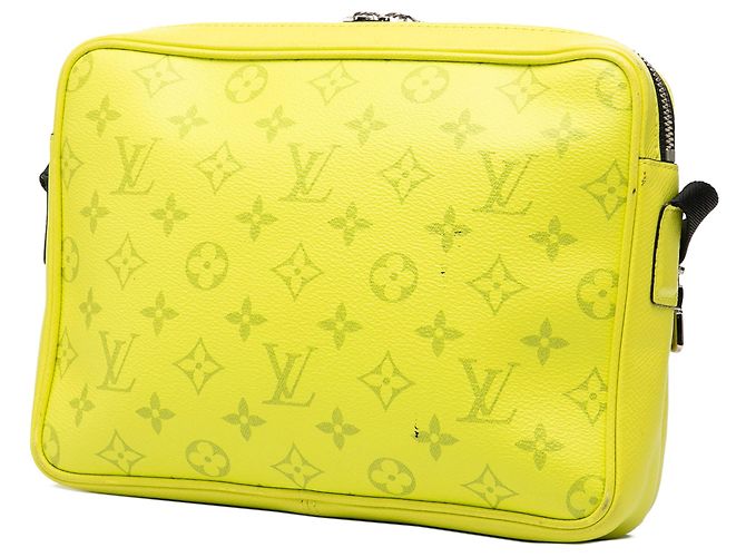 Borsa a tracolla Louis Vuitton Monogram Taigarama Outdoor Gialla Giallo - vista 2