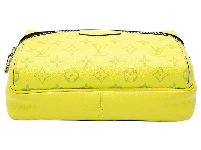 Borsa a tracolla Louis Vuitton Monogram Taigarama Outdoor Gialla Giallo - vista 3