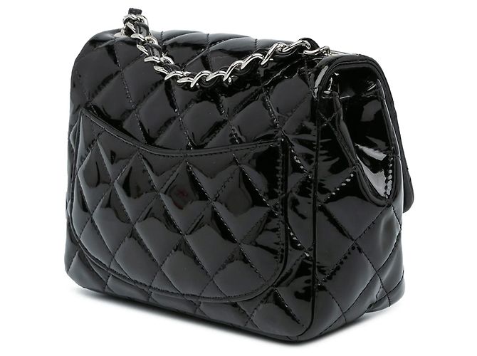 Bolsa Tiracolo Chanel Mini Square Classic em verniz preto com aba única - vista 2