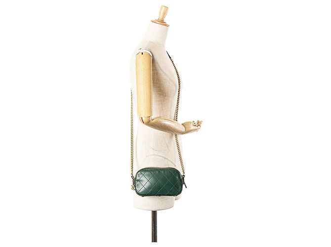 Borsa Camera Chanel in vitello trapuntato e grosgrain verde con bottoni e doppia zip - vista 12
