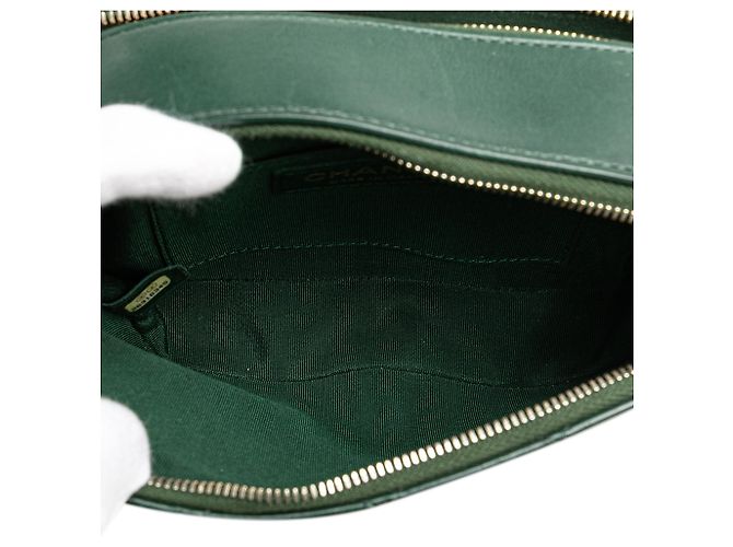 Borsa Camera Chanel in vitello trapuntato e grosgrain verde con bottoni e doppia zip - vista 5
