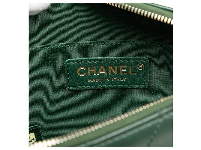 Borsa Camera Chanel in vitello trapuntato e grosgrain verde con bottoni e doppia zip - vista 6
