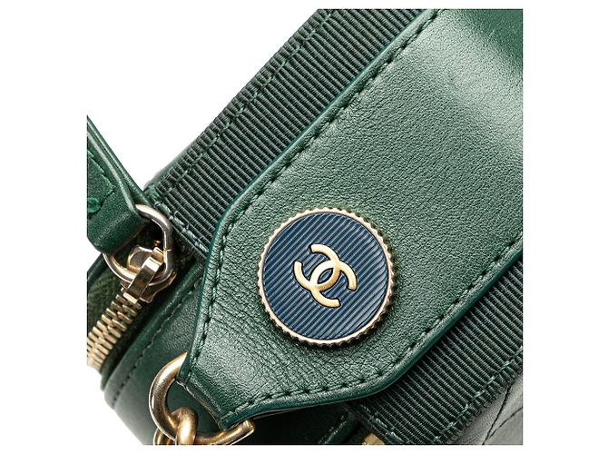 Borsa Camera Chanel in vitello trapuntato e grosgrain verde con bottoni e doppia zip - vista 8